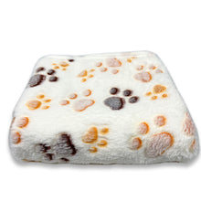 Load image into Gallery viewer, Soft and Fluffy High Quality Pet Blanket Cute Cartoon Pattern Pet Mat Warm and Comfortable Blanket for Cat and Dogs Pet Supplies
